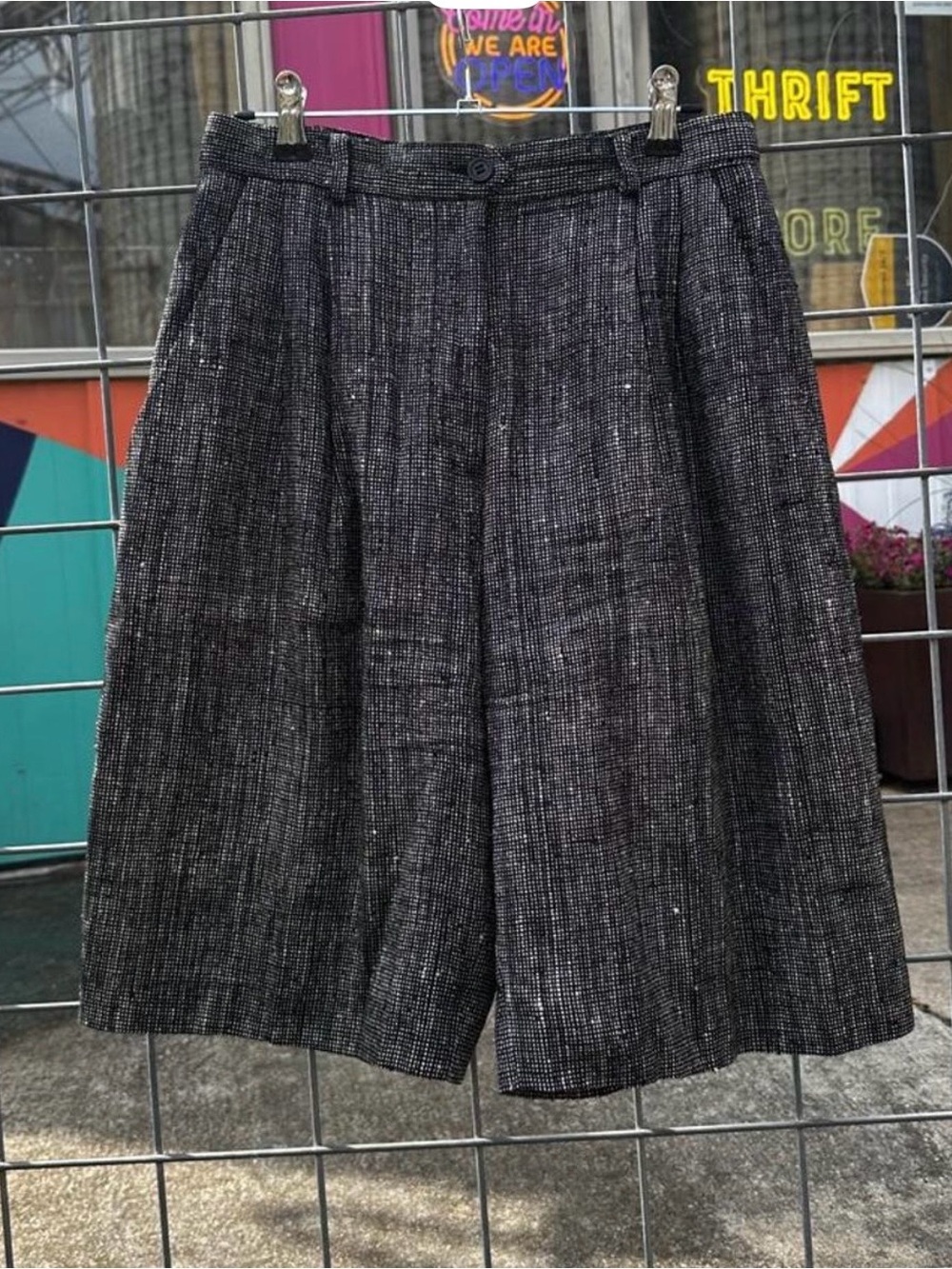 Women’s High-Waist Tweed Cargo Shorts - Charcoal